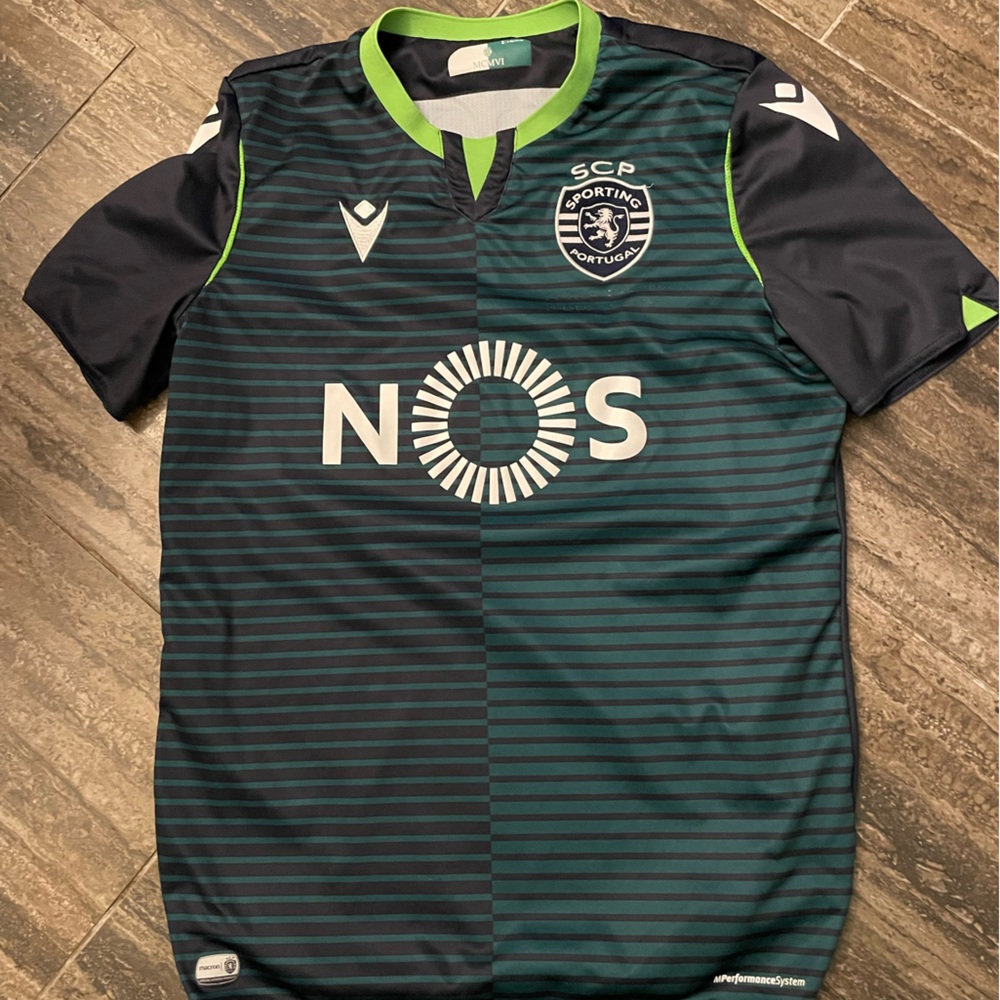Portuguese Soccer team Sporting FC jersey adult small